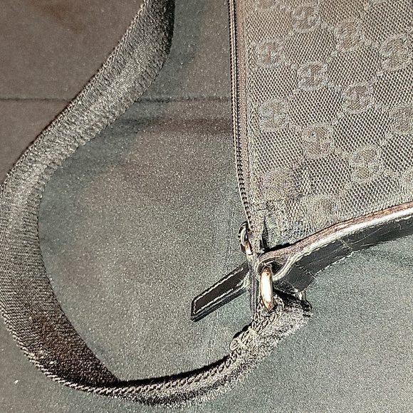 Gucci Monogram Crossbody Bag - Picture 4 of 9
